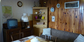 APPARTEMENT DANS MAISON