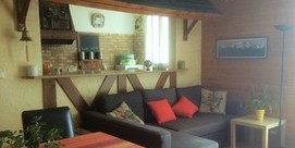 APPARTEMENT DANS MAISON