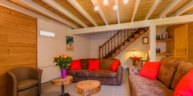 Maison de caractère totalement rénovée cosy et élégante à Saint-Lary