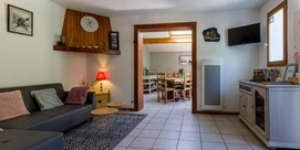 MAISON ESLIAS