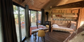 Cabane avec son bain nordique au cœur de la forêt des fées