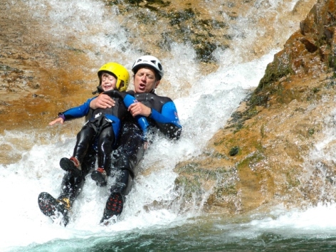 3-Sarrat-famille-canyon.JPG