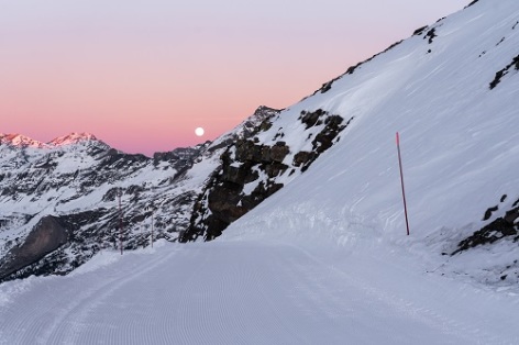 0-2023-fevrier-gavarnie-station-ski-lever-lune--manonvallin.jpg
