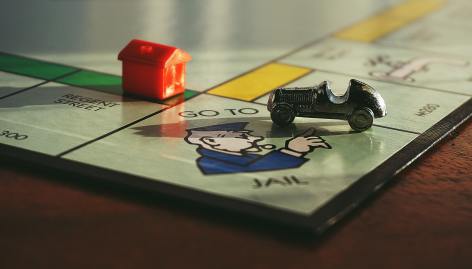 3-Jeux---pexels-suzy-hazelwood.jpg