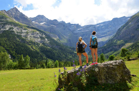 0-Randonnee-guidee-au-cirque-de-Gavarnie-CAMINANDO.jpeg