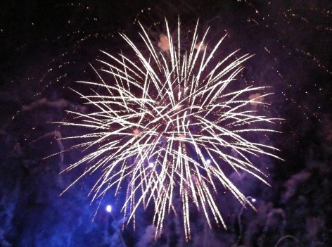 0-fireworks-1191925-1920.jpg