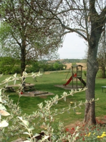 2-MNE-aire-de-jeux.jpg