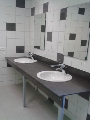 9-SALLE-DE-BAINS-1-ETAGE.jpg