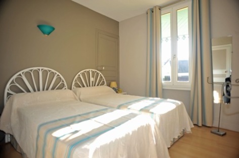 6-chambre1-appartementboyrie-argelesgazost-HautesPyrenees.jpg.JPG