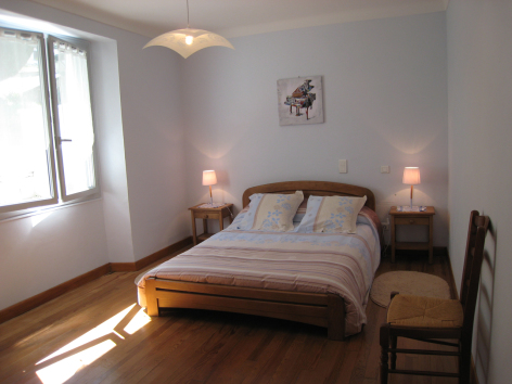 4-D-chambre1-cumia-gedre-HautesPyrenees.jpg