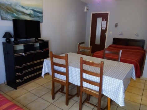 0-LOURDES-LOCATION-LATRE-2EME-ETAGE-BALCON.jpg