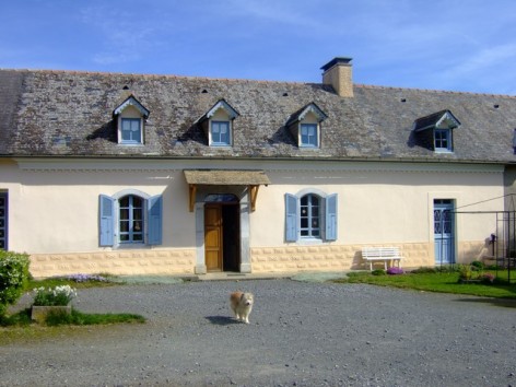 1-Vue-exte-rieure-maison---Location-Didier-LIOS.jpg