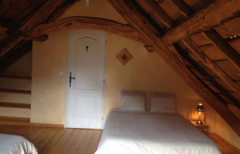 5-CAUSSIEU-Francis--Grange-6-pers----chambre-4.jpg