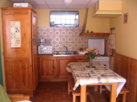 2-RAMANOEL-4pers-RDC---cuisine.jpg