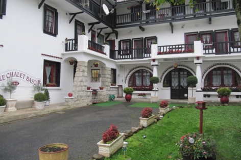 1-chalet-basque-ext.jpg