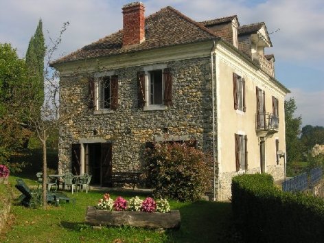 0-HPG99---Gite-Peyrouse---Exterieur.jpg