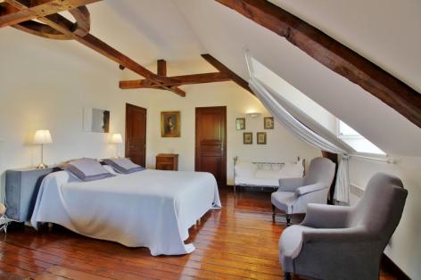 1-Chambre-Cabar-ayzacost-HautesPyrenees.jpg
