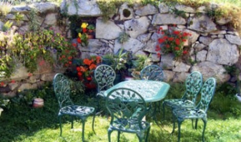 2-jardin-chambred-hotefermeantaya-arcizansavant-HautesPyrenees.jpg