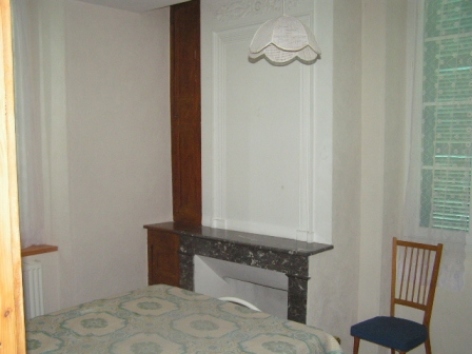 3-chambre-vignesmarc4-laubalagnas-HautesPyrenees.jpg
