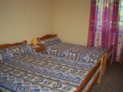 5-chambre2-costebetty-laubalagnas-HautesPyrenees.jpg