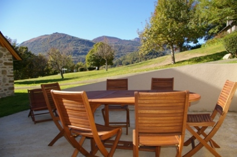 1-terrasse-vigneschaletbergons-ouzous-HautesPyrenees.jpg.JPG