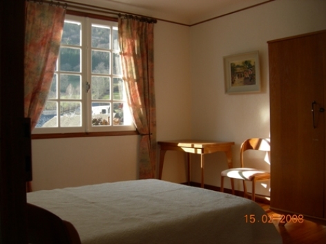 5-chambre1-claverie-saintsavin-HautesPyrenees.jpg.jpg