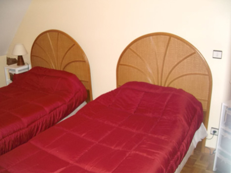 4-chambre2-theil-esterre-HautesPyrenees.jpg