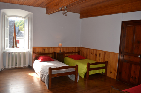 7-chambre2-lanne-aucun-HautesPyrenees.jpg