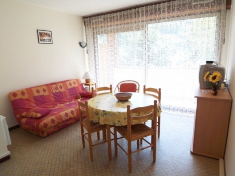 0-Location-studio-hautes-pyrenees-HLOMIP065FS00C78-g.jpg