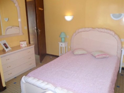 4-chambre1-guiraudcasabosta-ayzacost-HautesPyrenees.jpg