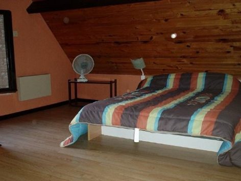 2-chambre-mengeolle-boosilhen-HautesPyrenees.jpg.jpg