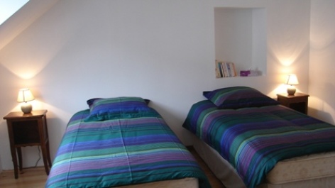 5-chambre2-simmons-ayrosarbouix-HautesPyrenees.jpg