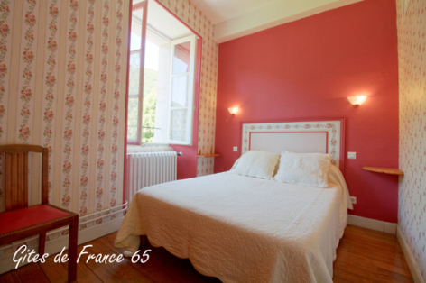 7-chambre4-sarthe-arrasenlavedan-HautesPyrenees.jpg