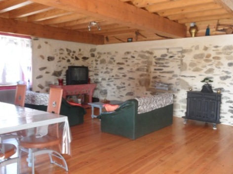 6-LOURDES-BEATRICE-ARROU-SALON-SALLE-A-MANGER.JPG
