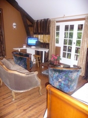 7-Salon-Suite-Junior.JPG