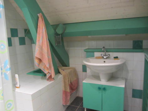8-salle-de-bain-etage.jpg