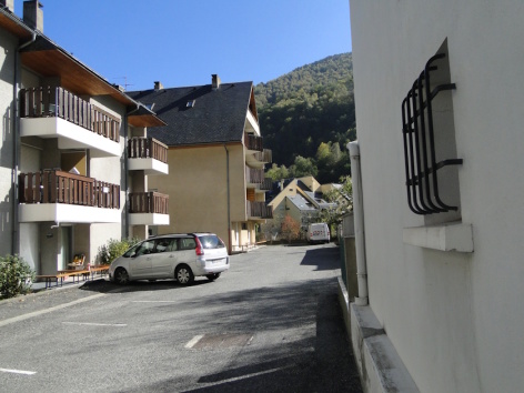 8-Lambert-Bastanet-C-2-parking.JPG