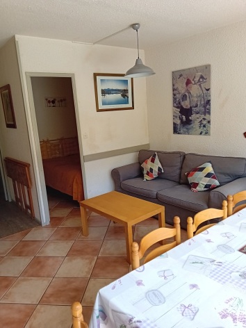 6-SEJOUR-espace-canape-Gentianes-I-24-redi.jpg