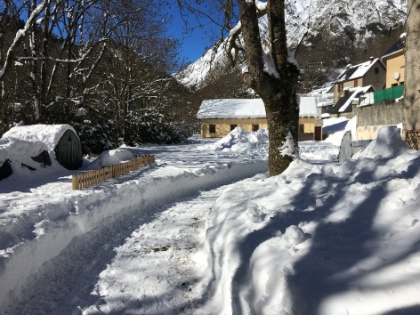 0-GITE-ESPACE---MONTAGNE-vue-hiver.JPG