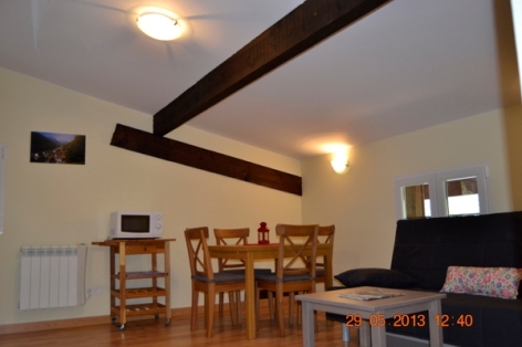 3-SALON-APPT-2B.jpg