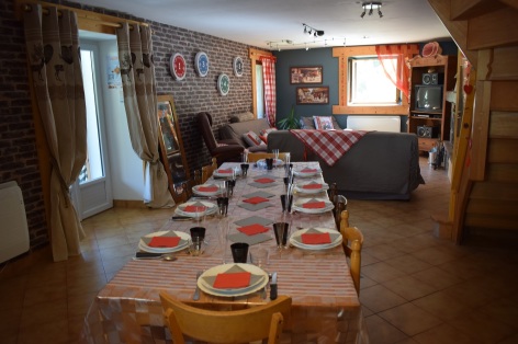 0-Espace-repas-bis-Maison-Menouet.jpg