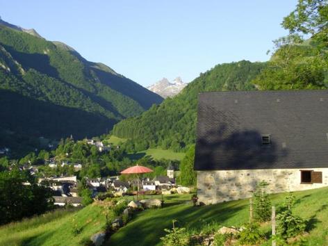 11-Grange-Soulor-Vue-Village-d-Arrens.JPG