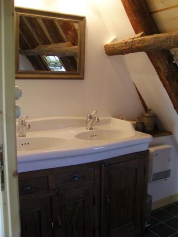 9-Grange-Soulor-SdB.JPG