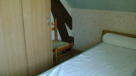 4-chambre2-tresaczes-sazos-HautesPyrenees.jpg