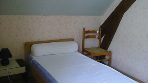 6-chambre-trescazes-sazos-HautesPyrenees-3.jpg