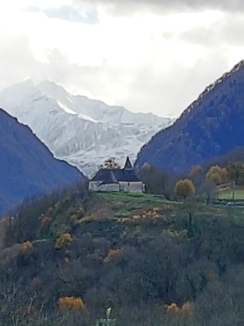 21-ATGV18-La-chapelle-de-Pietat-dans-son-cadre-grandiose-en-decembre.jpg