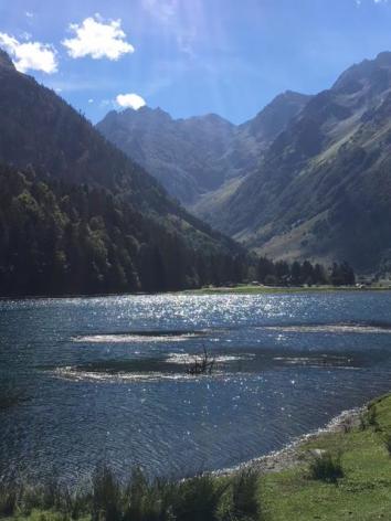 25-ATGV22-Le-merveilleux-Lac-d-Estaing--12kms-du-gite.JPG