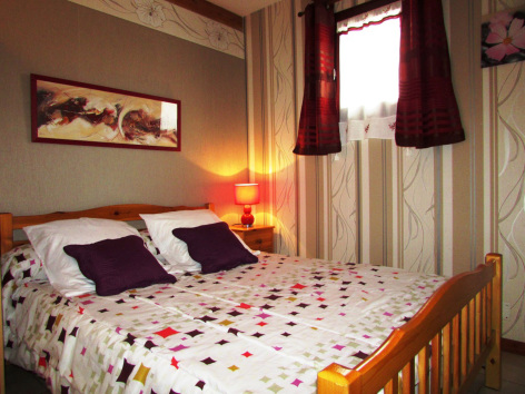 7-chambre3-favaudon-artalenssouin-HautesPyrenees.jpg