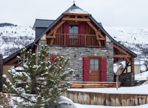 29-HAUTS-ST-LARY-SAILHAN-GITE-PLA-D-ADET-VUE-EXT-HIVER.jpg