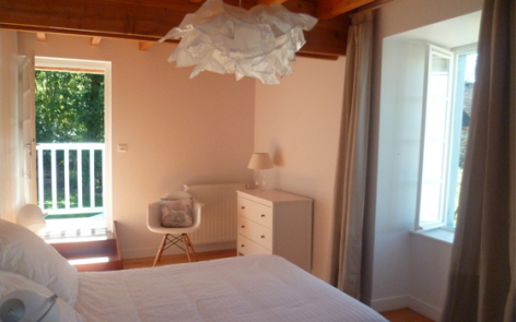 1-lacrampe-chambre1-saintpastous-HautesPyrenees.jpg